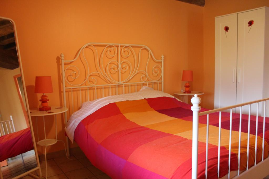 Ferme De La Corbette Bed & Breakfast Клуни Стая снимка