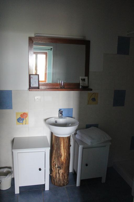 Ferme De La Corbette Bed & Breakfast Клуни Стая снимка
