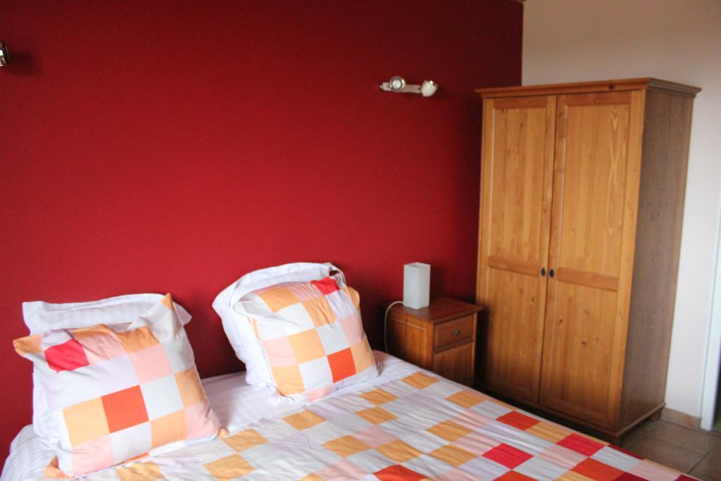 Ferme De La Corbette Bed & Breakfast Клуни Стая снимка